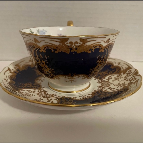 Crown Staffordshire A15911 Cobalt Blue And Gold Floral Tea Cup & Saucer Set - Picture 2 of 11